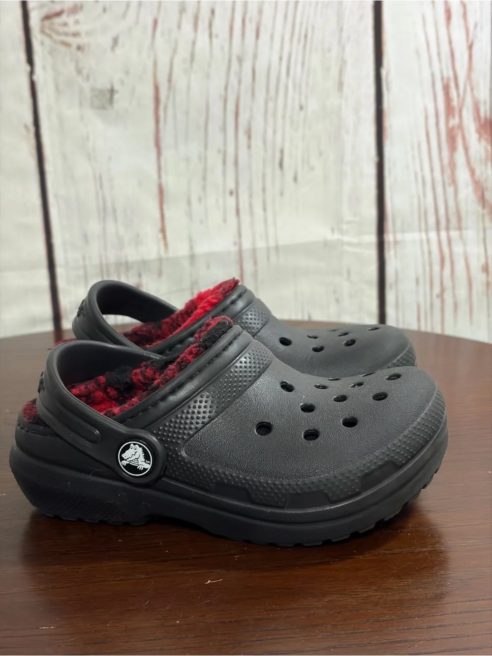 CROCS Kids Classic Lined Clog - Black with Red Plaid Lining Toddler C9